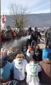 “Tousse en Piste” bloque l’aéroport de Chambéry